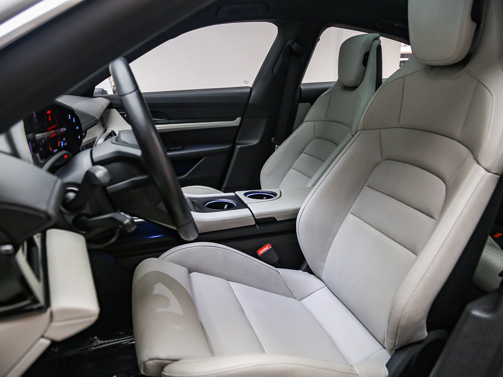 Certified 2024 Porsche Taycan 4S w/ Premium Package AWD/4WD image 5