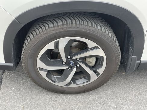 Certified 2023 Subaru Forester Touring AWD/4WD image 5