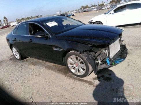 Used 2017 Jaguar XF Premium image 2