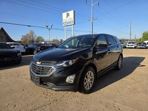 Used 2021 Chevrolet Equinox LT image 3