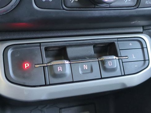 Used 2023 GMC Acadia SLE w/ Driver Convenience Package image 32