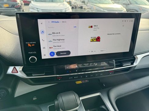 Used 2025 Toyota Sienna XLE image 20