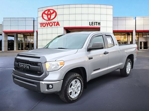 Used 2017 Toyota Tundra SR5 image 1