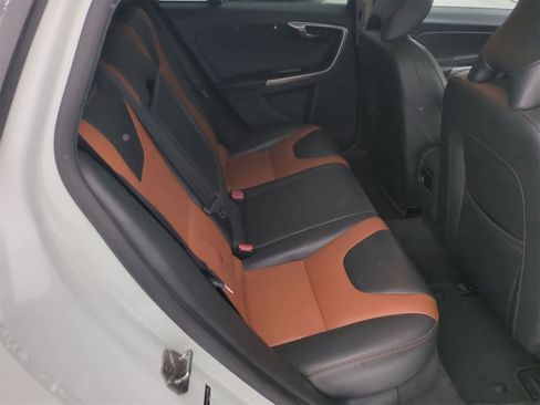 Used 2017 Volvo V60 T5 Cross Country w/ Convenience Package image 21