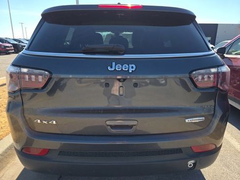 Used 2019 Jeep Compass Latitude image 3