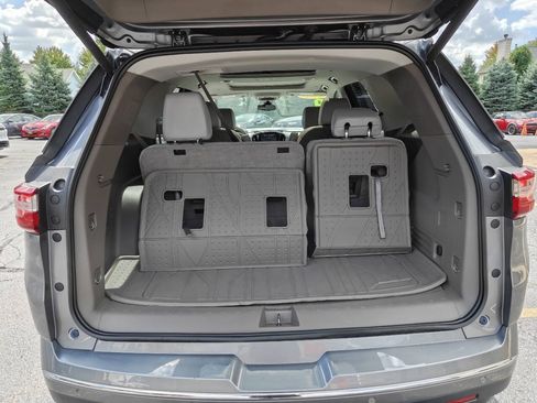 Used 2019 Chevrolet Traverse Premier w/ Driver Confidence II Package FWD image 21