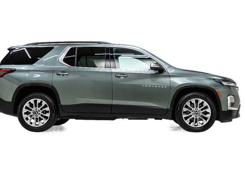 Used 2022 Chevrolet Traverse LT FWD image 5