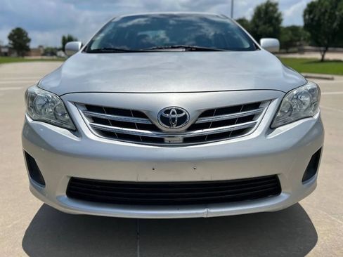 Used 2013 Toyota Corolla LE FWD image 3