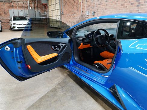 Used 2020 Lamborghini Huracan EVO RWD image 40