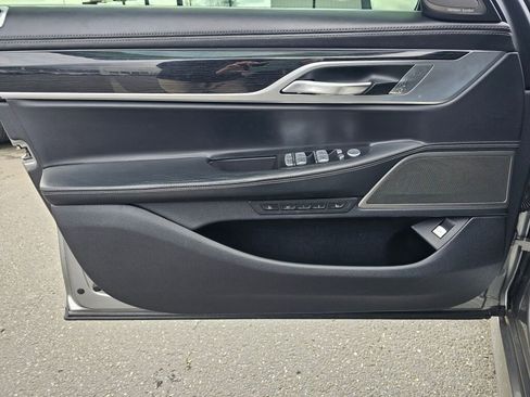 Used 2020 BMW 750i xDrive w/ Executive Package image 22