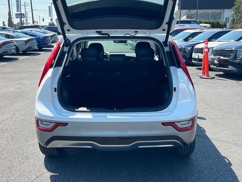 Certified 2023 Kia Niro Wave FWD image 10