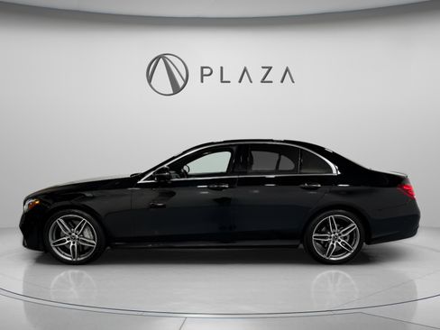 Used 2019 Mercedes-Benz E 300 4MATIC image 3