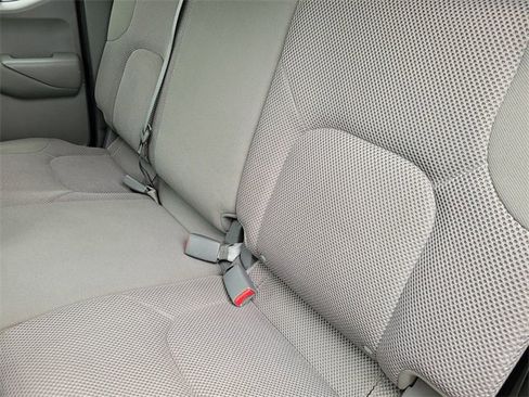 Used 2020 Nissan Frontier SV image 8