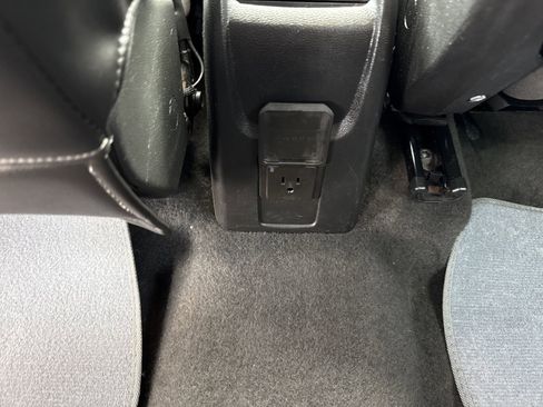 Used 2013 Buick Encore Convenience FWD image 13