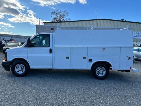 Used 2017 Chevrolet Express 3500 image 13