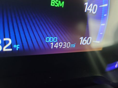 Used 2021 Toyota Corolla LE FWD image 32