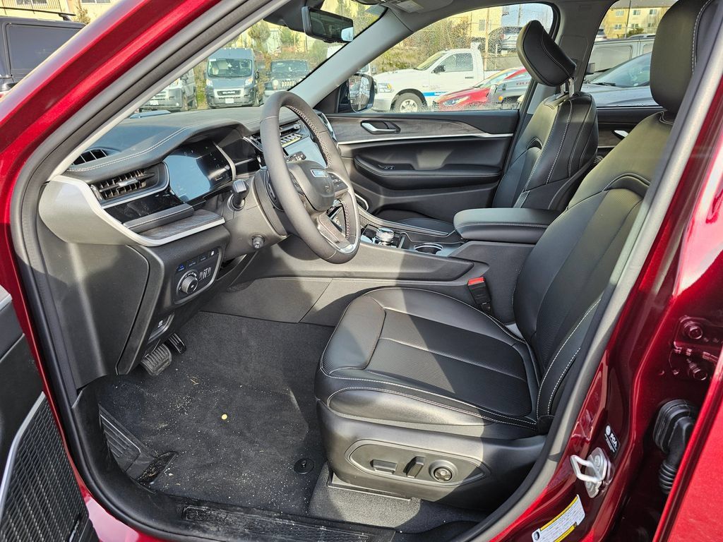 New 2024 Jeep Grand Cherokee Limited 4xe w/ Luxury Tech Group II AWD/4WD image 17