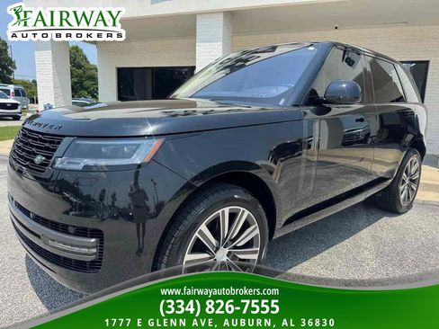 Used 2023 Land Rover Range Rover SE AWD/4WD image 2