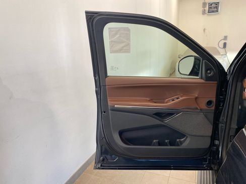 New 2026 Lincoln Navigator Reserve AWD/4WD image 19