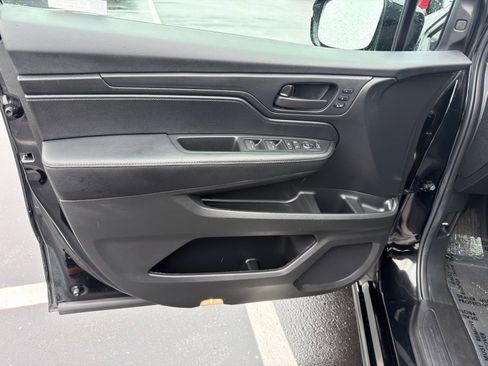 Used 2024 Honda Odyssey Sport image 12