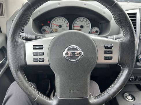 Used 2021 Nissan Frontier PRO-4X w/ Pro-4x Utility Package image 18