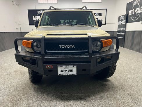 Used 2010 Toyota FJ Cruiser 4WD image 5