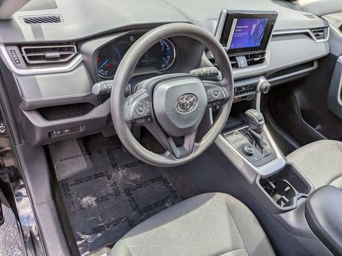 Used 2025 Toyota RAV4 XLE image 10