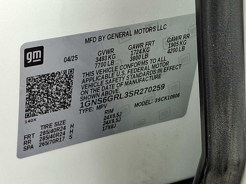 Used 2025 Chevrolet Suburban High Country AWD/4WD image 27