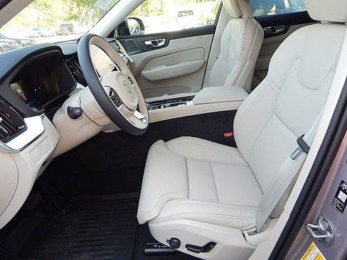 New 2026 Volvo XC60 B5 Ultra w/ Climate Package image 14