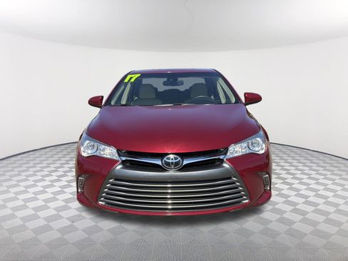 Used 2017 Toyota Camry XLE w/ Moonroof Package image 2