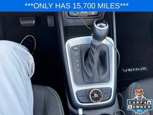 Used 2024 Hyundai Venue SEL FWD image 22
