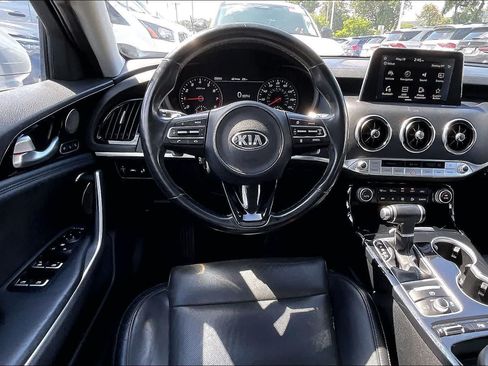 Used 2018 Kia Stinger Premium RWD image 14