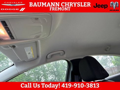 Used 2017 Chevrolet Cruze LT FWD image 20