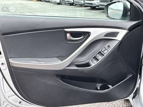 Used 2013 Hyundai Elantra Limited w/ Technology Pkg image 10