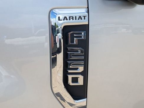 Used 2019 Ford F250 Lariat w/ Lariat Ultimate Package image 7
