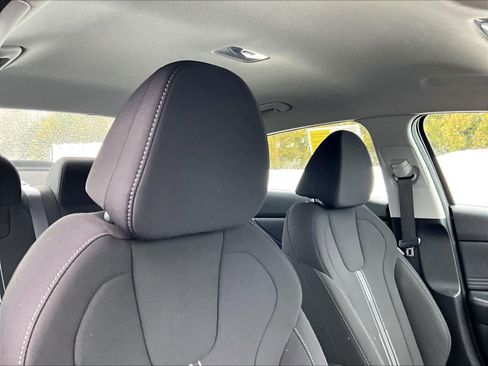 Used 2023 Hyundai Elantra SEL w/ Convenience Package image 22