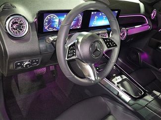 New 2025 Mercedes-Benz GLB 250 video 3