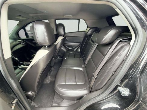 Used 2018 Chevrolet Trax Premier w/ Midnight Edition FWD image 23