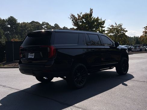 Used 2026 GMC Yukon XL Elevation w/ Elevation Premium Package AWD/4WD image 3