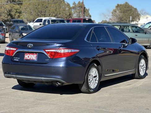 Used 2017 Toyota Camry LE image 3