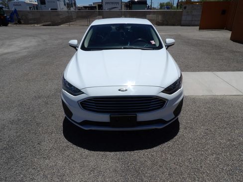 Used 2019 Ford Fusion SE FWD image 3