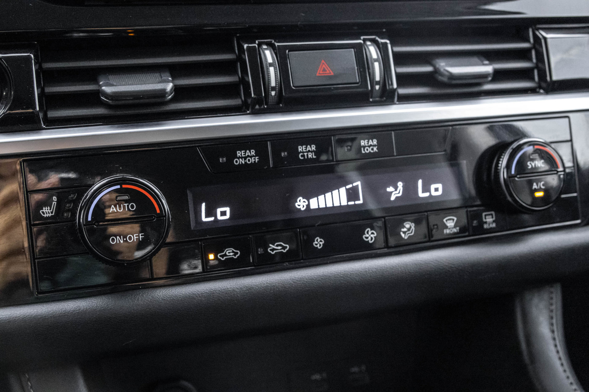 Used 2024 Nissan Pathfinder SV AWD/4WD image 30