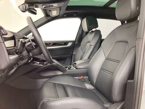 Certified 2024 Porsche Cayenne S image 5
