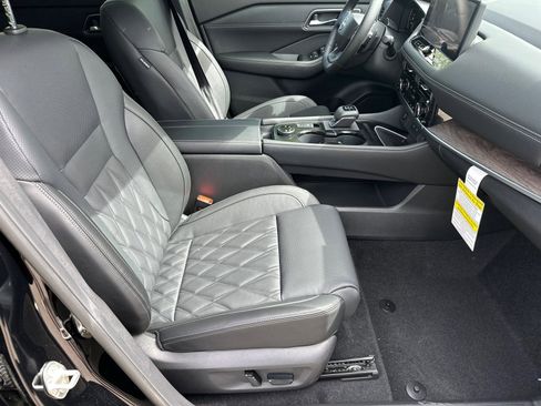 New 2026 Nissan Rogue Platinum w/ Tech Package AWD/4WD image 11