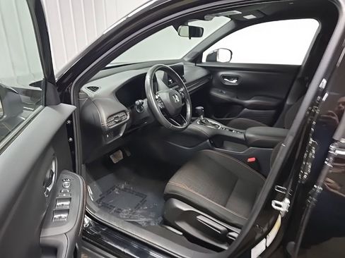 Used 2023 Honda HR-V Sport image 28