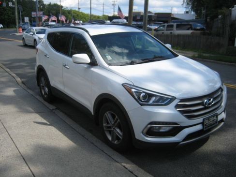 Used 2017 Hyundai Santa Fe Sport AWD/4WD image 3