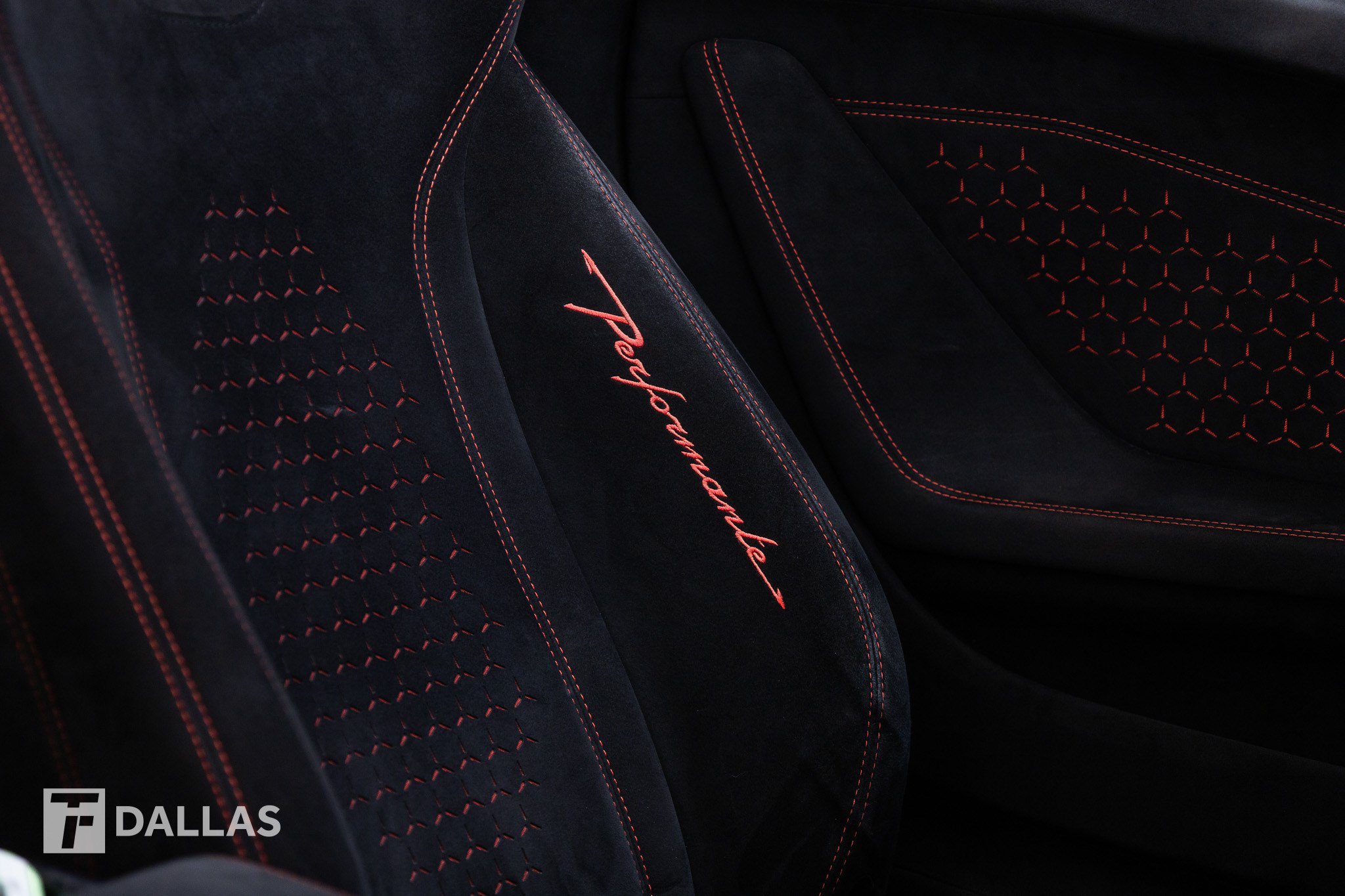 Used 2018 Lamborghini Huracan Performante AWD/4WD image 32