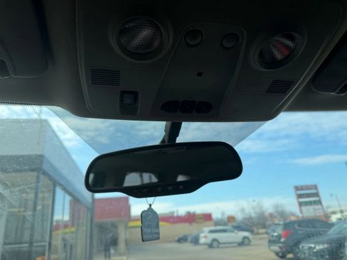 Used 2013 GMC Acadia Denali image 17