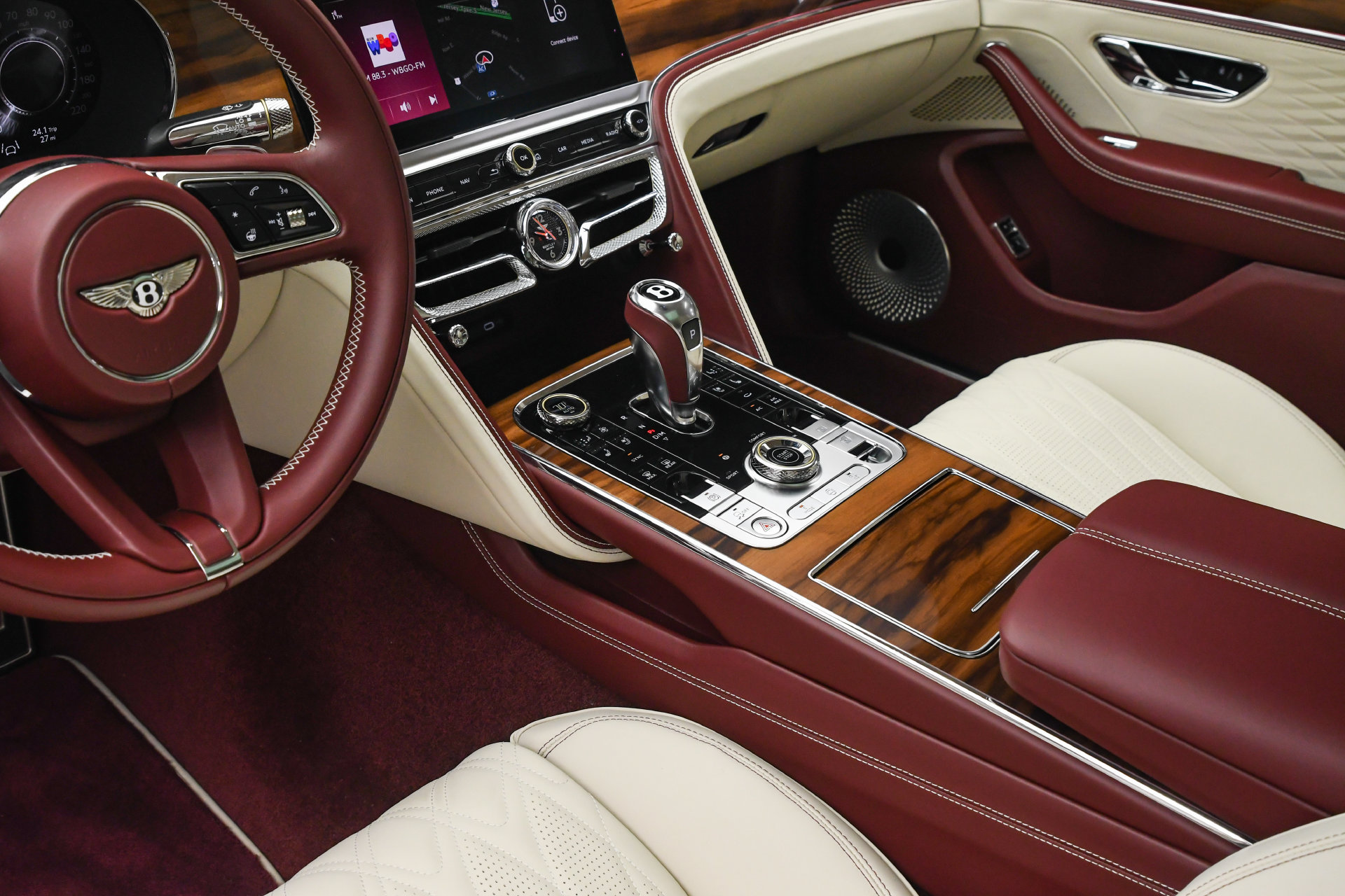 New 2026 Bentley Flying Spur V8 AWD/4WD image 35