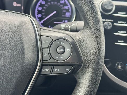 Used 2020 Toyota Camry LE image 28